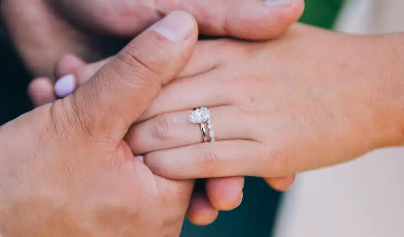 Pourquoi les femmes attachent-elles beaucoup d'importance à leurs bagues